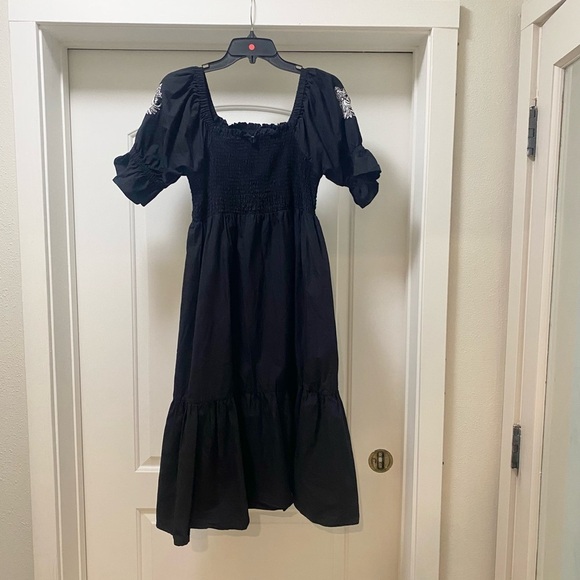 The Flourish Market Dress Women's Sz Small Black Cotton Embroidered Smocked Midi - Picture 5 of 5